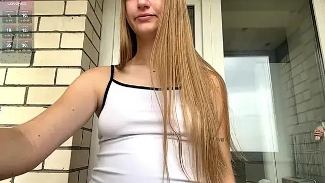 SweetJinny88 — air kiss