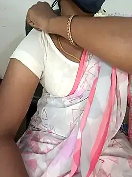 Tamil-hotwife — Boobs oil massage 