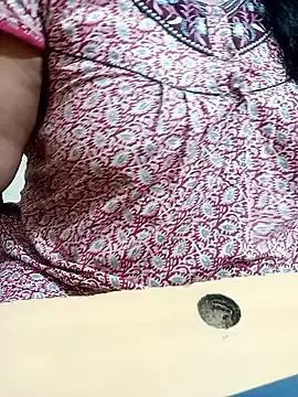 TAMIL-URVASHI — boobs oill show