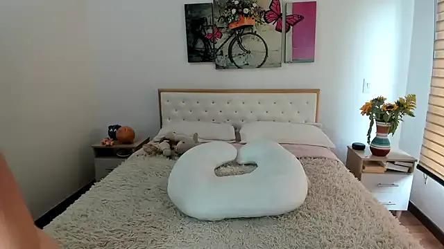 Tania_xw — Freechat on StripChat