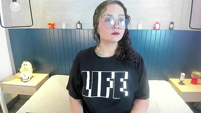 tara_black — Show tits