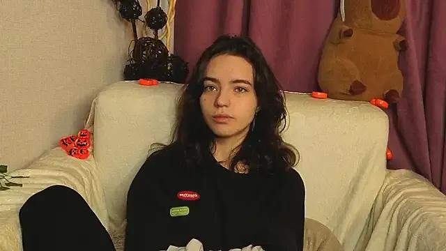 TarahCayne — Eye contact + kiss