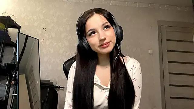 TashiaCassln — Soft touch my boobs!