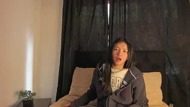 Tiffany_Nm — Ice on my tits + hot wax on my tits