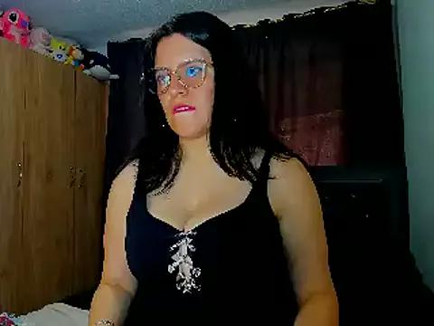 TiffanyDolll__ on StripChat 