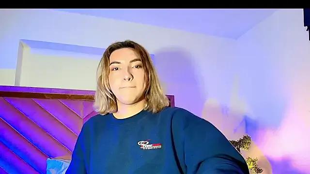 TomLondon_ — I show my hard cock closely