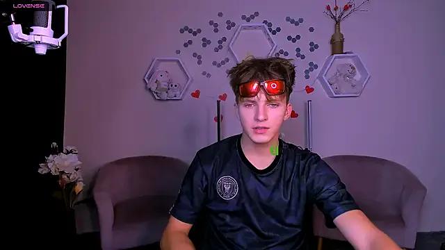 travis_wolf_ — spin around without panties