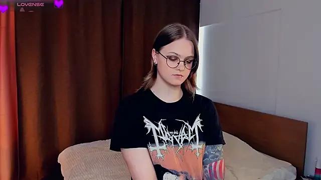 TrishDukette — Air Kiss <3