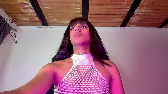 Trix_ebony — CUM ON PUBLIC