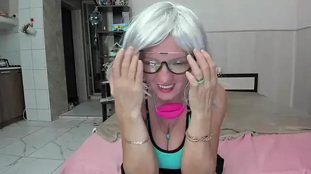 Freechat TrueFoxyyy on StripChat