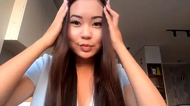 StripChat Ur_neighbor_Kira is Freechat Ur_neighbor_Kira — Spin around, show my outfit