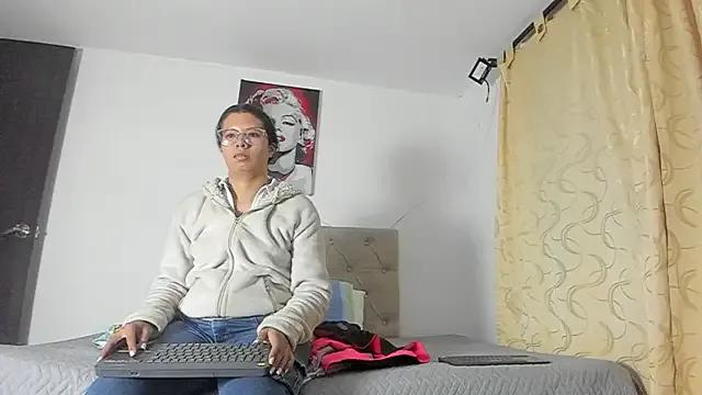 Freechat Vahiolet_smith on StripChat