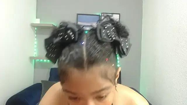 Freechat vainillaplaypussy on StripChat