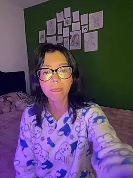Valen-Foxx — MATURBACION CON DILDO