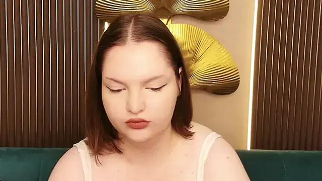 Vanessa_Rise — spank on the ass