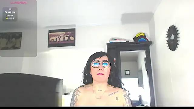 Vicky_hotmilf — naked  all bodyxx