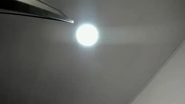 Vickyfox_ — Show tits and spank and spit