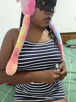 vinushi — Pussy Fingering 3 min