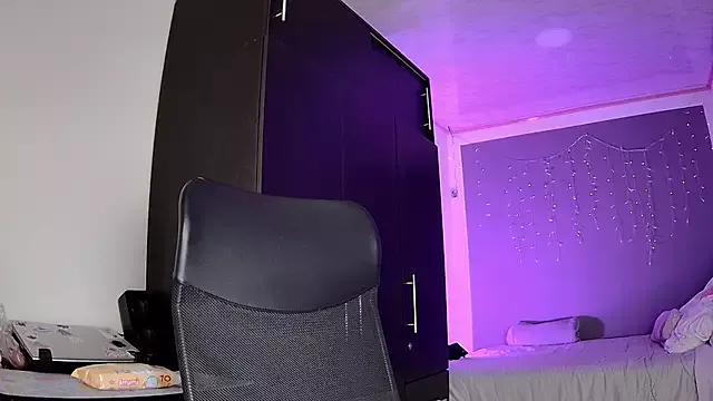 Freechat Violet_moon24 on StripChat