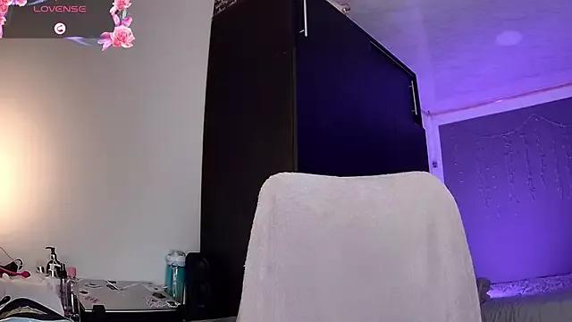 Freechat Violet_moon24 on StripChat