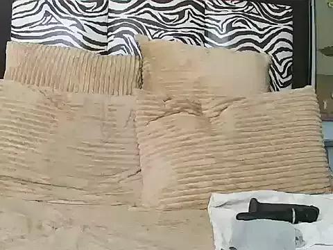 Freechat Wild_RoseXX on StripChat