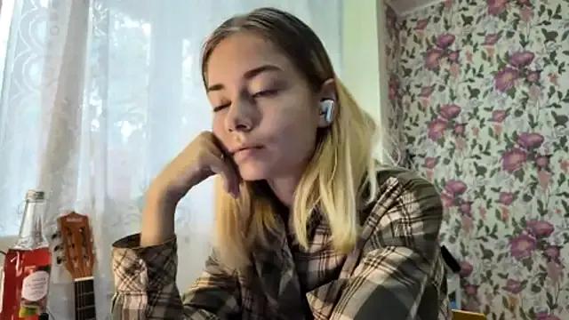 Freechat Witching_Moon on StripChat