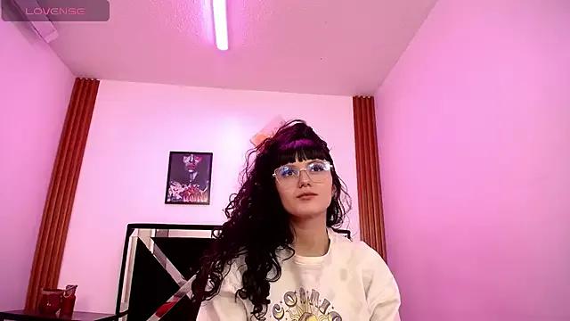 XBODTRIIPX — FULL NAKED MASTURBATION (DILDO)