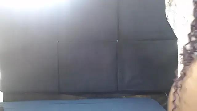 Freechat xcumgoddes25 on StripChat