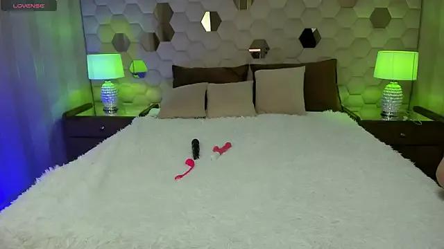 Freechat XLindaMilfX on StripChat