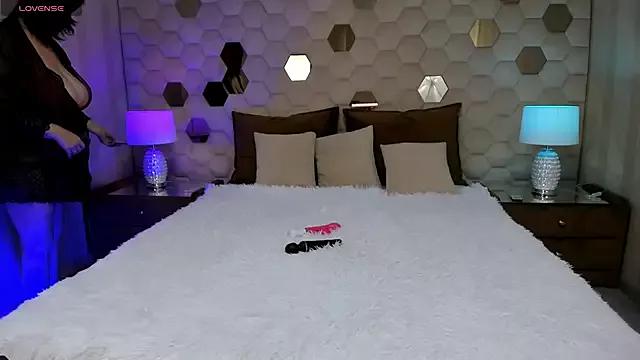 Freechat XLindaMilfX on StripChat