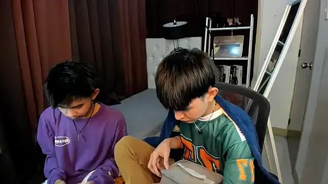 XloverXsiantwink — SUCKING  NAKED ROMANCE