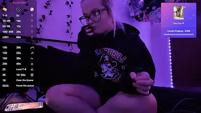 xxNaughtyNicolexx — blowjob