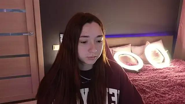 YasmineWest — Dildo's jerk