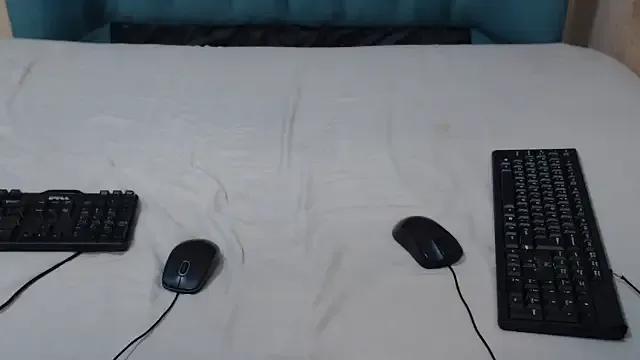 Freechat YoungVickyX on StripChat