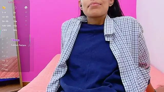 Freechat yourcuteneighbourr on StripChat