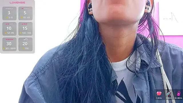 Freechat yourcuteneighbourr on StripChat