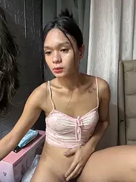 Freechat yourlovingperlita69 on StripChat