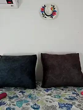 Freechat YOURSDEBORA on StripChat