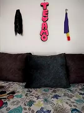 Freechat YOURSDEBORA on StripChat