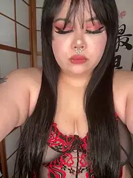 yum3doll — Toute nue 