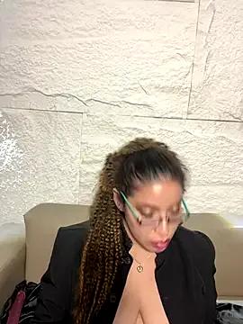 StripChat Yvonny27 is Freechat Yvonny27 — Fingering in the shower