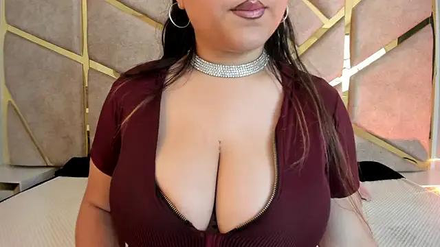 Freechat Zafiro_claire on StripChat