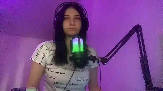 ZanaSweetPeach — Hi! My name is Lisa