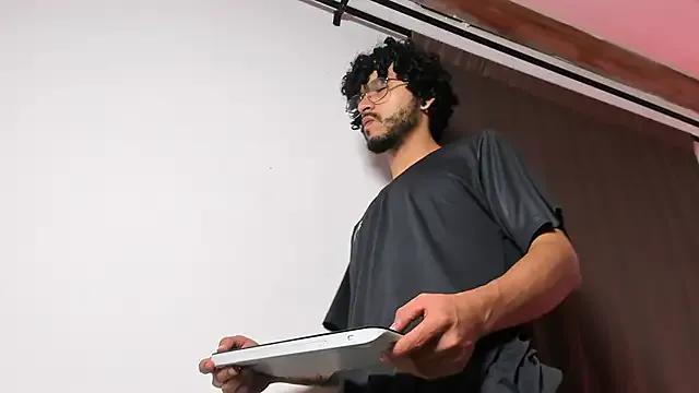 zephyros590 — cum show public