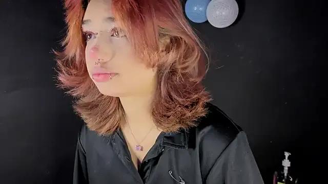 Freechat zoelight18 on StripChat