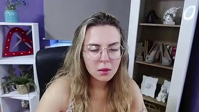 Freechat Zoey_Erotic on StripChat